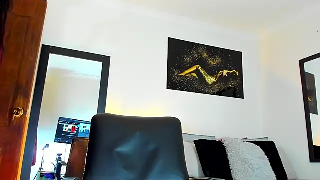 KimberlyBanks2 online show from November 2025 01:04:01 PM