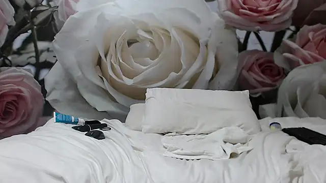 Snapshot of Sexysilverfoxxx chatting on December 2024 06:32:02 PM Sexysilverfoxxx online show from December 2024 06:32:02 PM