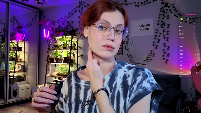 Snapshot of Your_Corvus chatting on November 2025 07:44:01 AM Your Corvus online show from November 2025 07:44:01 AM