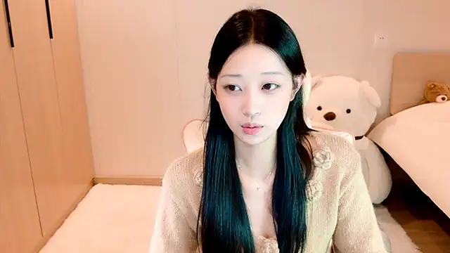 Snapshot of Xueb_J chatting on December 2024 09:28:02 AM Xueb J online show from December 2024 09:28:02 AM