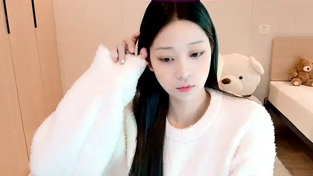 Snapshot of Xueb_J chatting on December 2024 07:35:02 AM Xueb J online show from December 2024 07:35:02 AM