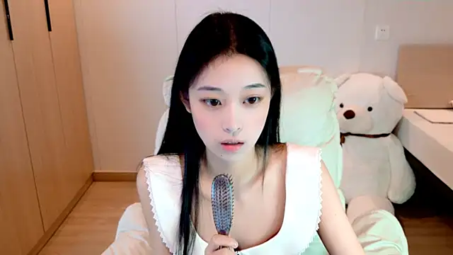 Snapshot of Xueb_J chatting on November 2025 11:49:02 AM Xueb J online show from November 2025 11:49:02 AM