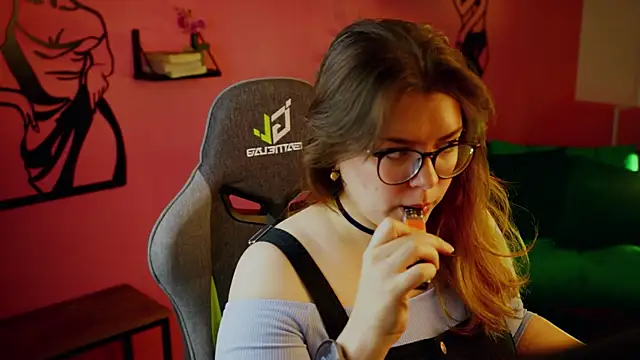 KeytSilvas online show from December 2024 05:53:02 AM