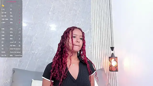 Snapshot of Sophiee_Velvet chatting on January 2025 11:46:01 AM Sophiee Velvet online show from January 2025 11:46:01 AM