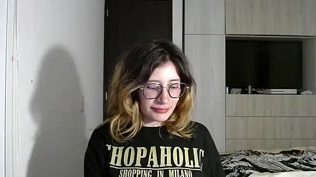 mariana124- online show from December 2024 09:05:01 PM