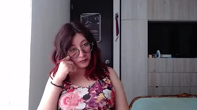 mariana124- online show from February 2025 06:51:01 PM