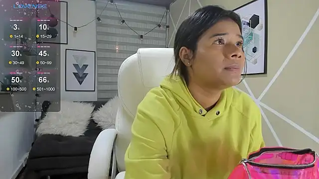 Snapshot of Enma__clark chatting on January 2026 04:27:02 AM Enma clark online show from January 2026 04:27:02 AM