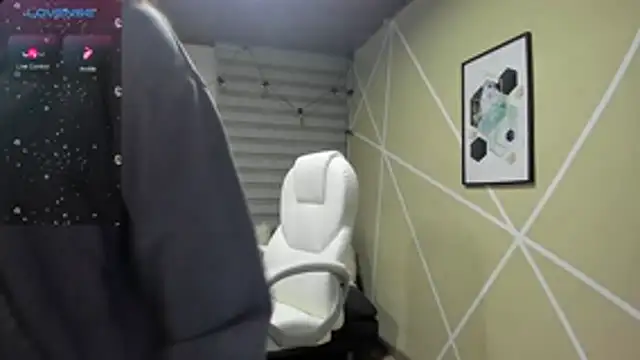 Snapshot of Enma__clark chatting on February 2026 04:05:02 AM Enma clark online show from February 2026 04:05:02 AM