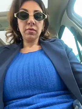 Snapshot of Deasquirty chatting on February 2026 07:30:01 AM Deasquirty online show from February 2026 07:30:01 AM