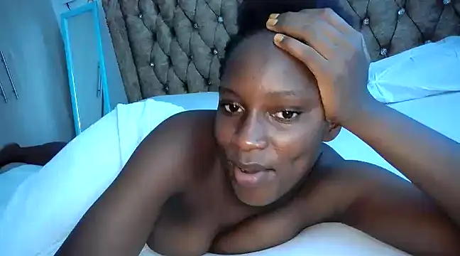 queen-goddess online show from December 2024 01:09:01 PM