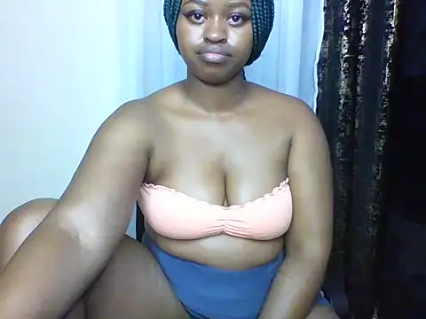 Snapshot of Candii_wet_ chatting on February 2025 11:45:01 PM Candii wet online show from February 2025 11:45:01 PM