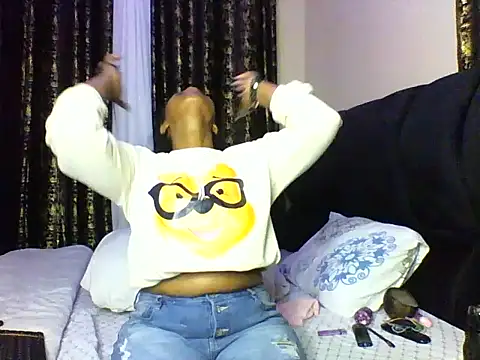 Snapshot of Candii_wet_ chatting on September 2025 08:00:02 PM Candii wet online show from September 2025 08:00:02 PM