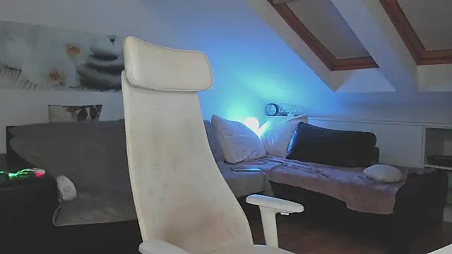 Snapshot of MiaRouge chatting on September 2025 03:20:01 AM MiaRouge online show from September 2025 03:20:01 AM