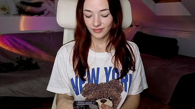 Snapshot of MiaRouge chatting on October 2025 05:08:02 AM MiaRouge online show from October 2025 05:08:02 AM