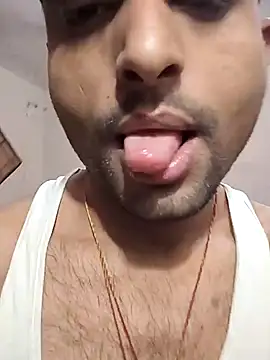 PRIYANHUxh online show from April 2026 05:49:01 AM