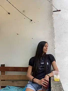 AlexaWarner online show from February 2026 06:09:01 PM