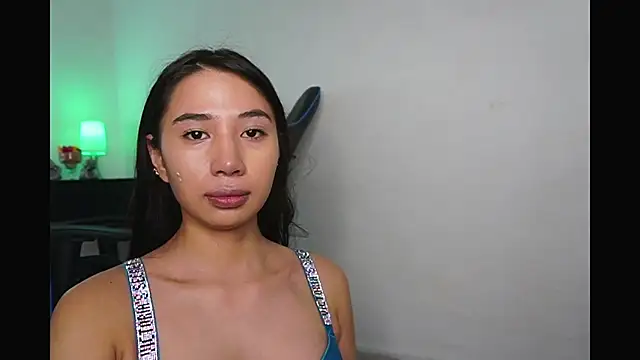 Snapshot of AlessiaVix chatting on December 2024 04:51:01 PM AlessiaVix online show from December 2024 04:51:01 PM