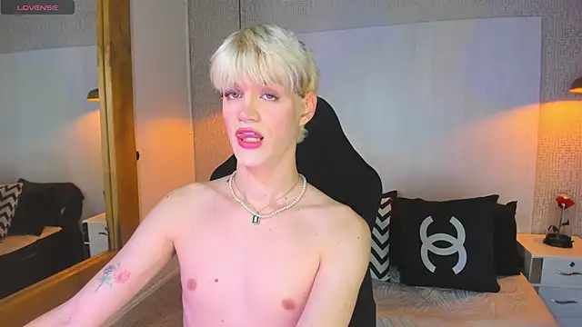 VladHellsing4 online show from March 2026 02:34:01 PM