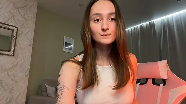 Snapshot of Eva_Eva_ chatting on December 2024 10:02:02 PM Eva Eva online show from December 2024 10:02:02 PM