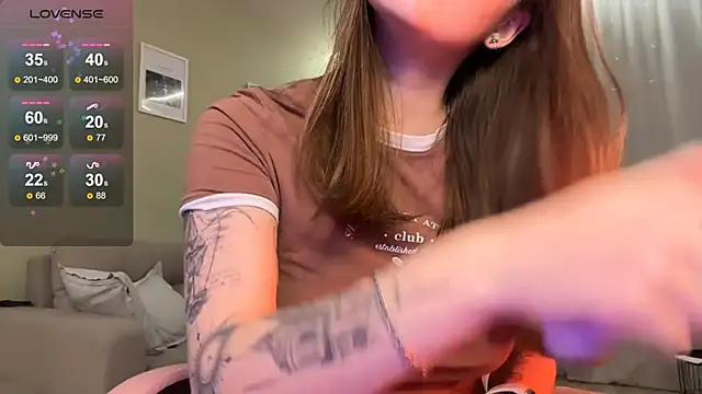 Snapshot of Eva_Eva_ chatting on January 2025 11:02:02 PM Eva Eva online show from January 2025 11:02:02 PM