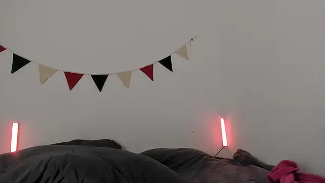 MiaDavis21 online show from October 2025 05:47:02 PM