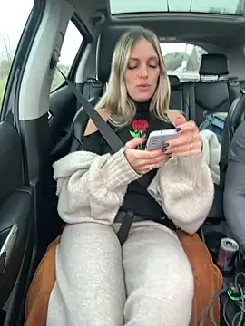 Snapshot of Lydie_off chatting on February 2025 03:50:02 PM Lydie off online show from February 2025 03:50:02 PM