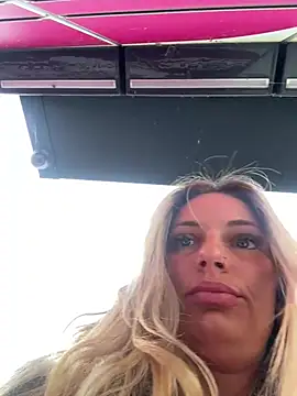 Snapshot of Lydie_off chatting on March 2025 08:04:02 AM Lydie off online show from March 2025 08:04:02 AM