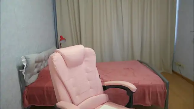 Sophiloren online show from September 2025 01:10:01 PM