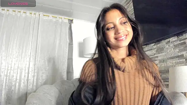 Snapshot of Loren_parissi chatting on March 2025 04:03:02 AM Loren parissi online show from March 2025 04:03:02 AM