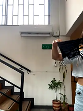 Snapshot of SofiaG_ chatting on November 2025 08:22:02 PM SofiaG online show from November 2025 08:22:02 PM