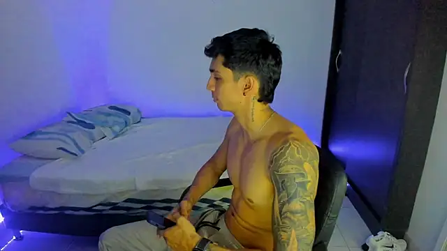 OliverBennet online show from January 2025 12:02:01 AM