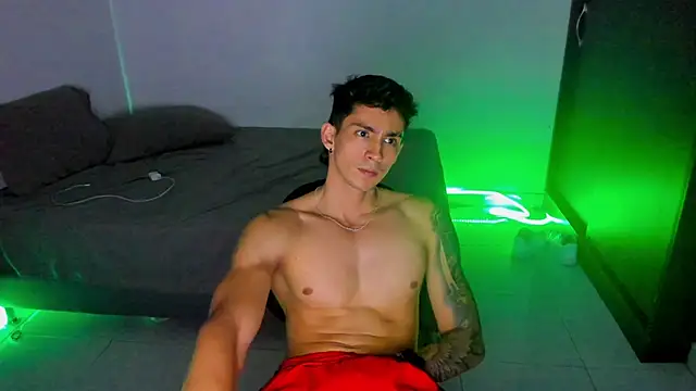 OliverBennet online show from February 2025 04:12:02 AM