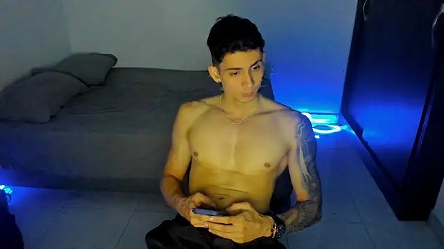 OliverBennet online show from February 2025 11:01:01 PM