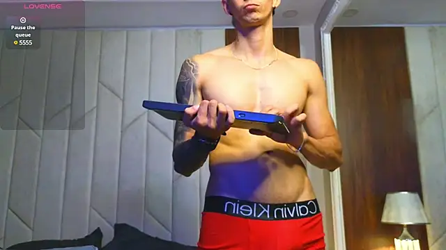 OliverBennet online show from March 2025 03:26:02 AM