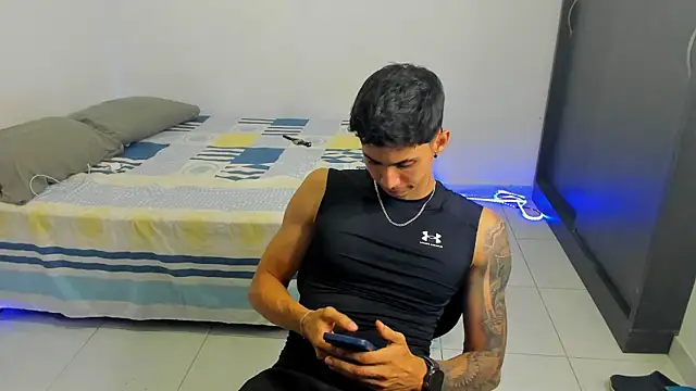 OliverBennet online show from March 2025 01:35:01 AM