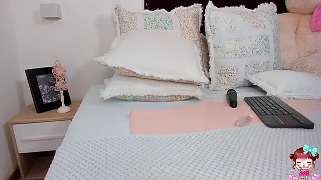 khloe cutee online show from December 2024 01:37:01 AM