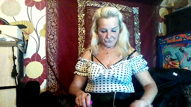 CassandraSandra44 online show from December 2025 04:35:02 PM