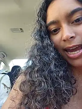 cinnaminnie online show from March 2025 05:38:02 PM