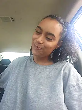 cinnaminnie online show from March 2025 05:28:02 PM