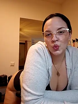 Jujuicy 97 online show from November 2025 09:19:01 PM