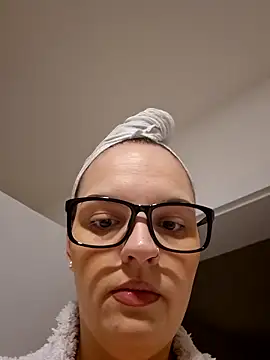 Jujuicy 97 online show from February 2026 05:00:02 AM