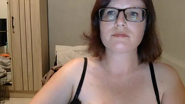 CrimsonMistress online show from October 2025 11:27:01 PM