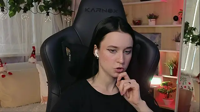 KiraLiLime online show from February 2025 12:37:01 PM