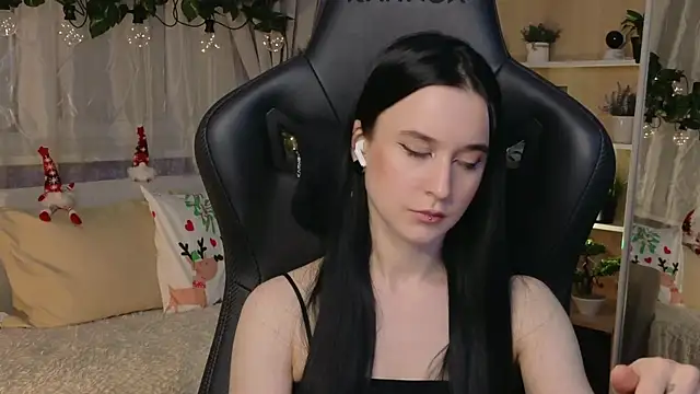 KiraLiLime online show from February 2025 06:05:02 PM