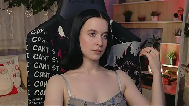 KiraLiLime online show from February 2025 03:47:01 PM