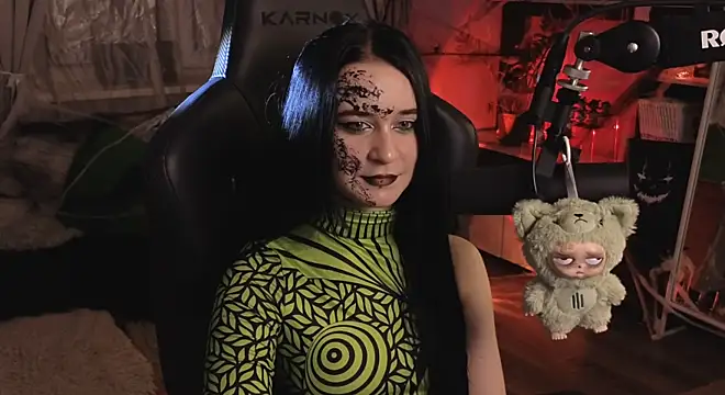 KiraLiLime online show from October 2025 04:30:02 PM