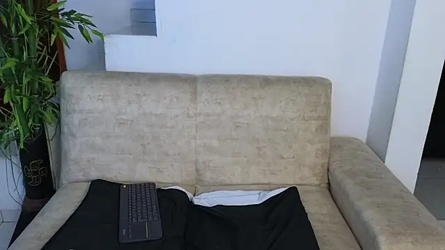 Lorenne Miller online show from April 2026 04:52:01 AM