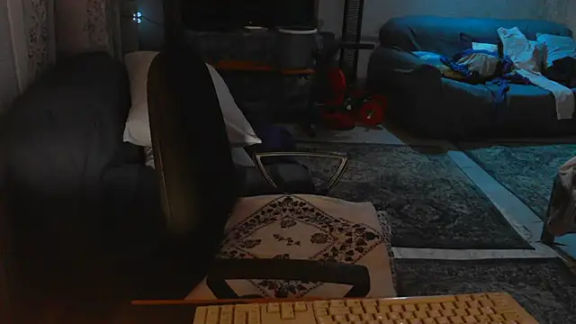 Snapshot of TebaldHot chatting on October 2025 12:44:02 PM TebaldHot online show from October 2025 12:44:02 PM