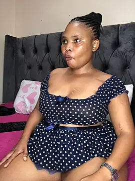 Snapshot of Anaelle24 chatting on February 2026 05:17:01 PM Anaelle24 online show from February 2026 05:17:01 PM