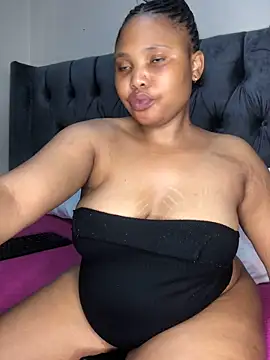 Snapshot of Anaelle24 chatting on February 2026 08:32:02 AM Anaelle24 online show from February 2026 08:32:02 AM